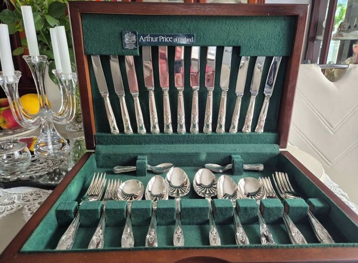 Vintage Arthur Price Canteen of Cutlery
