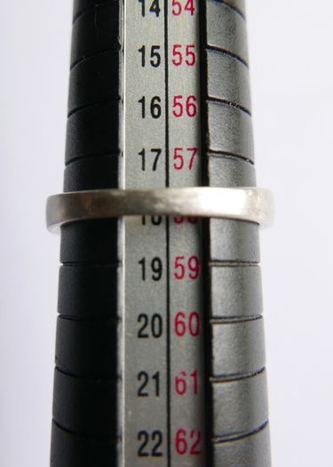 Vintage 925 Sterling Silver Ring with Pink and Clear Stones size Q - 3,0g