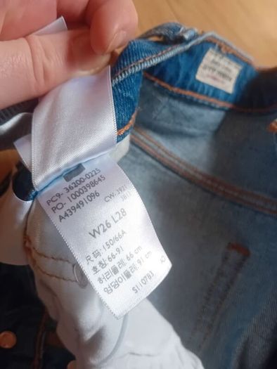 ladies jeans LEVI 501 size 26 28