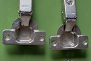 Cupboard door hinges