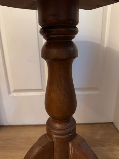 19th Century Antique Pine and Elm Small Tavern Table with Rotating Top