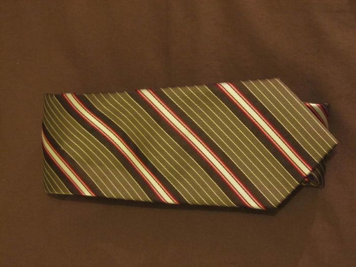 Tie 9