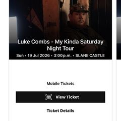 Luke combs standing