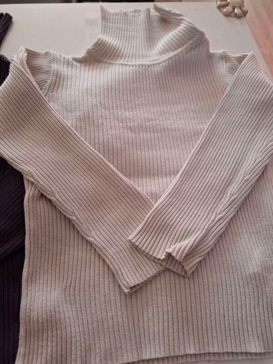 3 Highneck sweaterssize 6-7 years