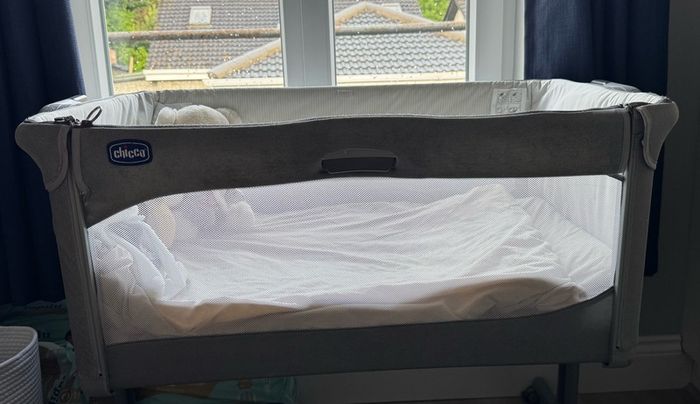 Chicco Next2Me Bedside Crib