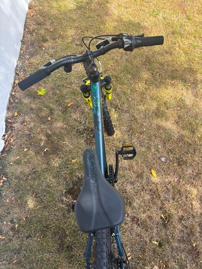 Carerra blast kids mountain bike Suits age 6-8 yrs approx