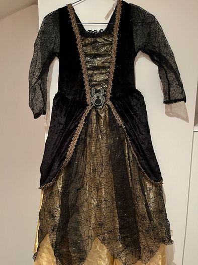 Halloween witch costume