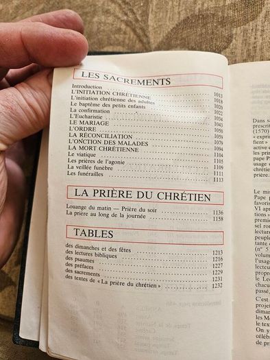 Missel Du Dimanche. French Sunday Missal.  In Good Condition.  See Photos For Same.