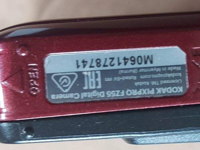 KODAK PIXPRO Digital Camera, Model FZ55, 16 megapixel, 5 x Zoom, in very good condition, but issue with Lens not retracting when turned off