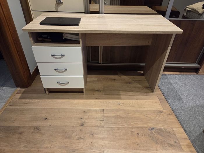Desk & chair