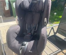 2 maxi cosi car seats