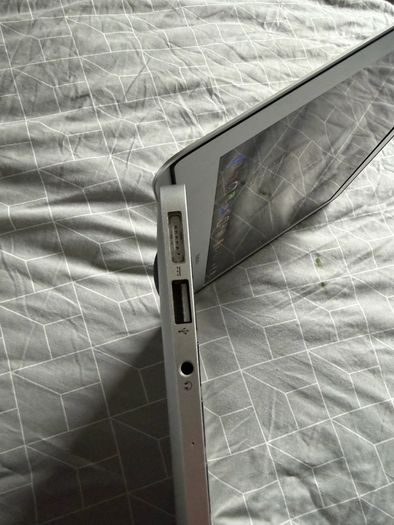 MacBook Air i5