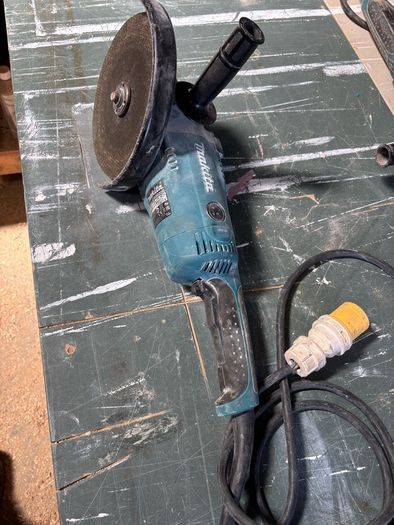makita 9'' grinder