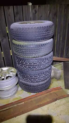 hilux rims and tyres