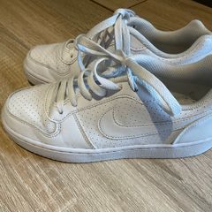 Girls white genuine Nike TRAINERS sneakers runners UK 3 35