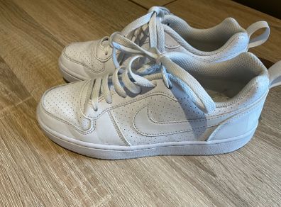 Girls white genuine Nike TRAINERS sneakers runners UK 3 35