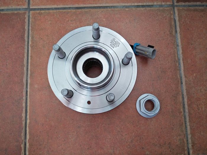 Chevrolet Captiva Opel Vauxhall Antara --- Wheel Bearing Kit / Front Axle