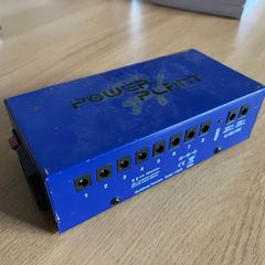 Harley Benton Power Plant guitar effects power supply