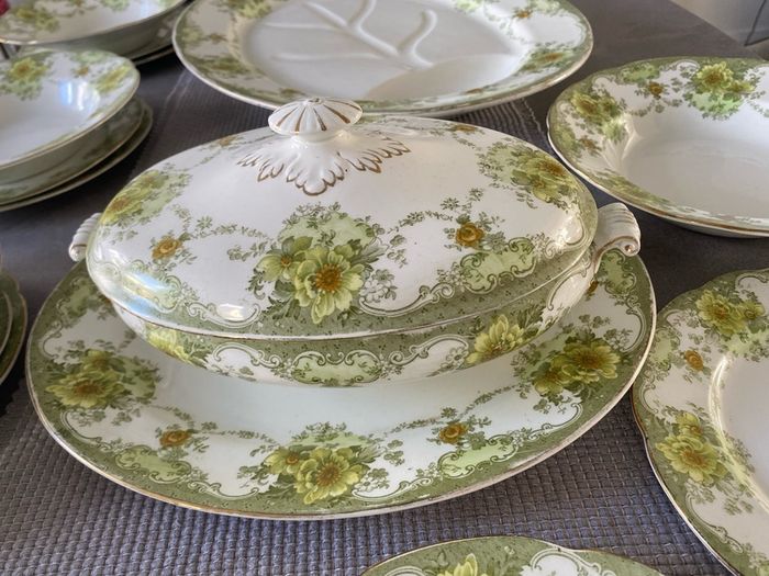 Antique Dinner Service Bishop &; Stonier Tableware