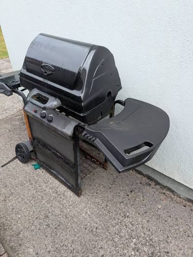 Free Char-Broil Gas Barbecue & Cylinder. Collection Only