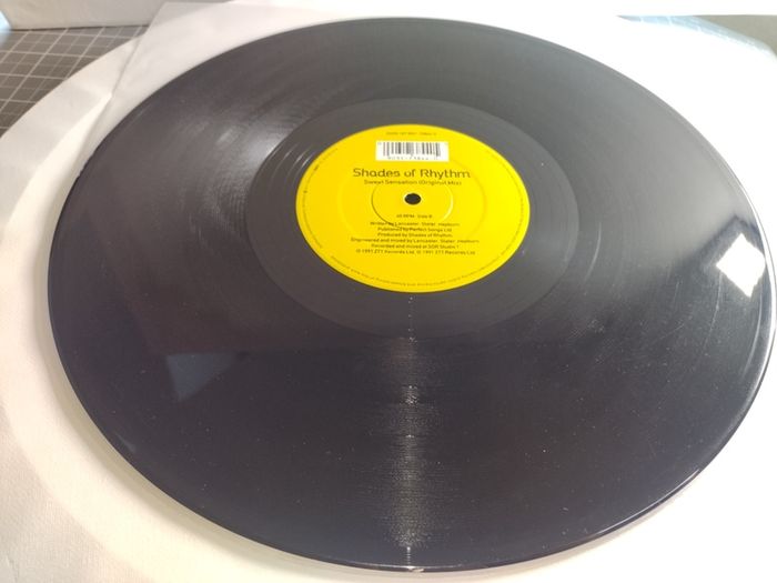Shades Of Rhythm - Sweet Sensation - ZZT Records - SOR 90s PIANO House CLASSIC!