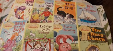 I love reading Phonics ;set of 8 Level 2 (DC)