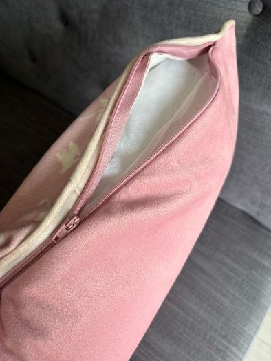 Pink decorative cushions (3)