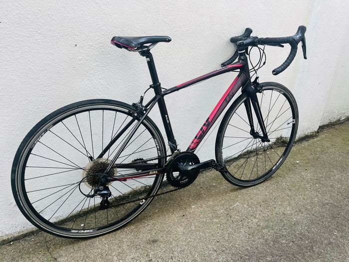 Giant Liv avail 1 road bike