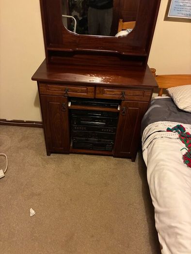 Pioneer Hi-Fi system & Mahogany Cabinet