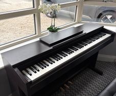Yamaha electric piano