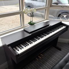 Yamaha electric piano