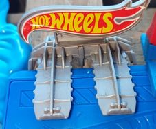 Hot Wheels track set