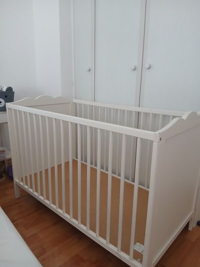 Baby cot/crib