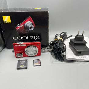 Nikon Coolpix S3000 12MP Digital Camera Red - Boxed - Full Kit