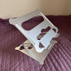 Laptop tablets holder