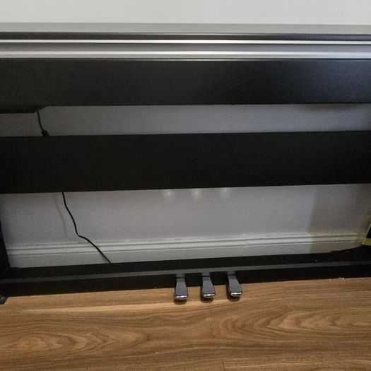 Digital piano Roland  F140r