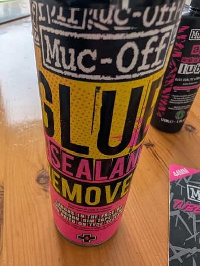 Muc off cycling tubeless accessories