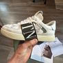 valentino garavani size 42/UK8 Image 3