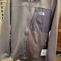 Northface Top, ( Brand New )