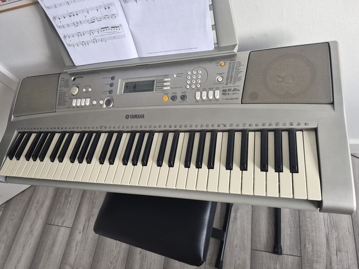 Yamaha Keyboard 61 Keys