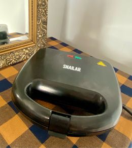 sandwich machine