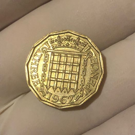Elizabeth 3 pence x7