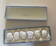 Newbridge Silverware Napkin rings and S+P shaker set