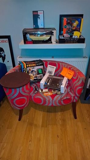 Modern Retro style Fama seat