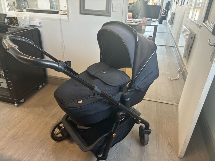 Complete sliver cross Pram system for sale