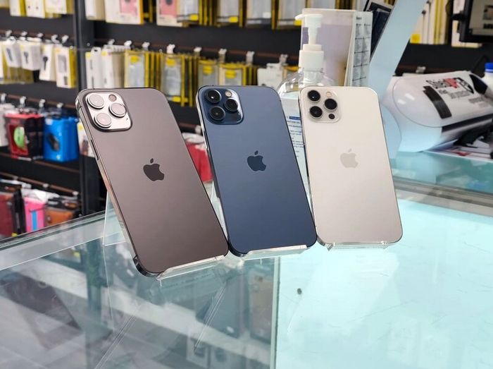 iphone 12 pro max  iphone 12 pro max  iphone 12 pro max