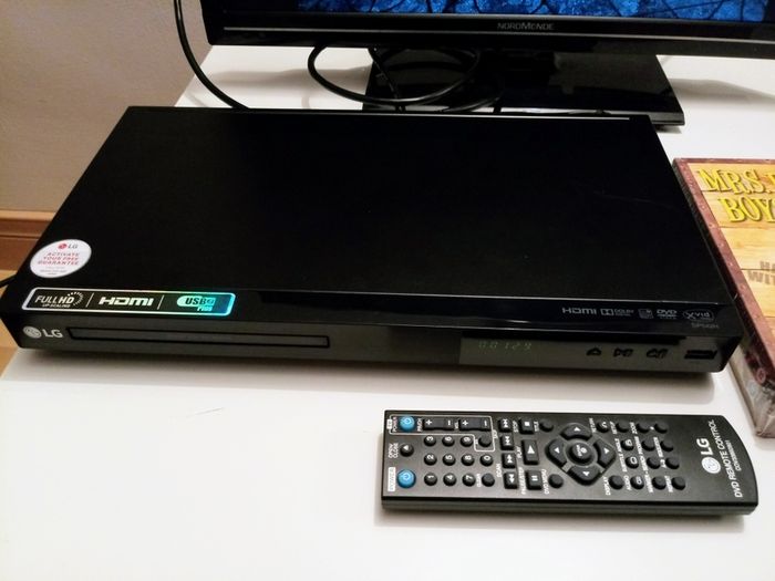 LG DP542H Full HD 1080p DVD Player + Sealed Mrs.Brown's Boys 7dvd Box Set