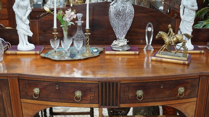 Very Fine Georgian Sideboard