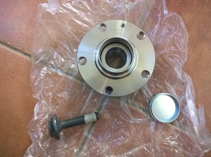 Wheel Hub Bearing Kit Rear Axle Suitable for AUDI A4 B6 B7    SEAT EXEO