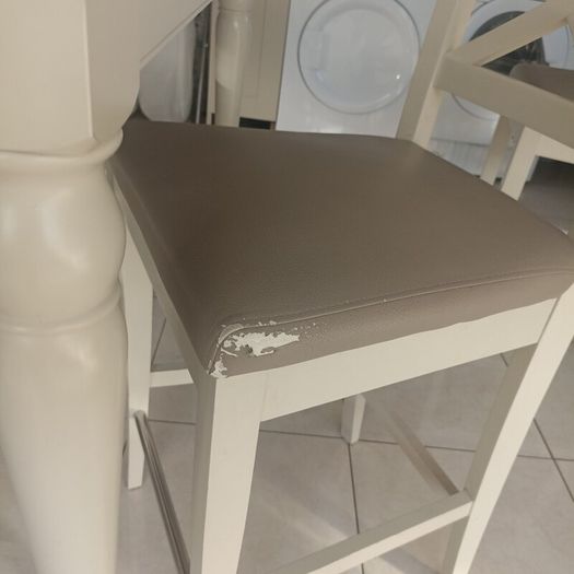 table and 4 chairs